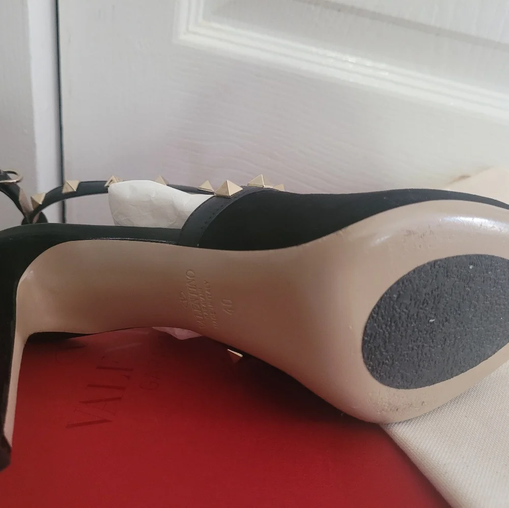 authentic valentino black rock stud heels - Picture 4 of 5
